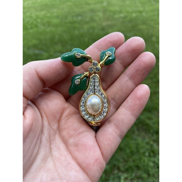 Vintage Joan Rivers Signed Avocado Rhinestone and Green Lucite Brooch Pin - Picture 1 of 5